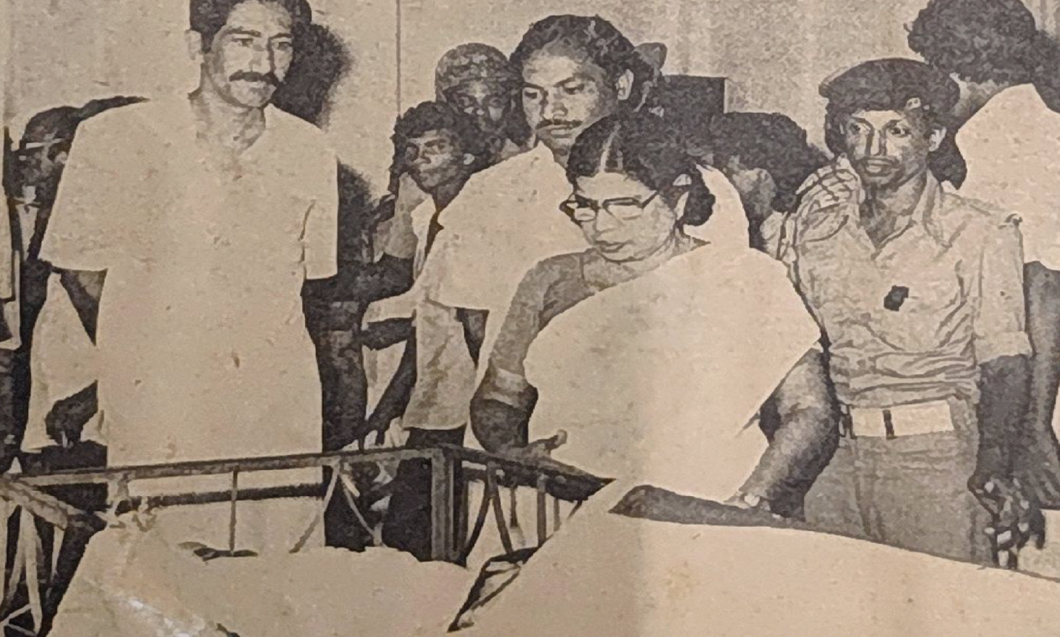 ക്ഷീണിക്കാത്ത മനീഷയും പൊൻപേനയും   